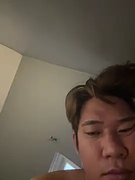 Snapshot of Titanryu chatting on April 2026 10:43:01 PM Titanryu online show from April 2026 10:43:01 PM