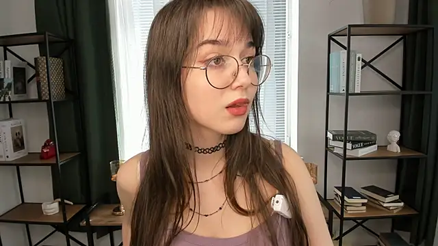 LaelIvie online show from April 2026 08:04:01 AM