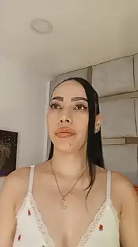 Snapshot of AmbarJenssen chatting on April 2026 12:00:02 PM AmbarJenssen online show from April 2026 12:00:02 PM