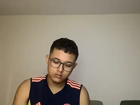 Chriis 18 online show from April 2026 01:39:01 PM