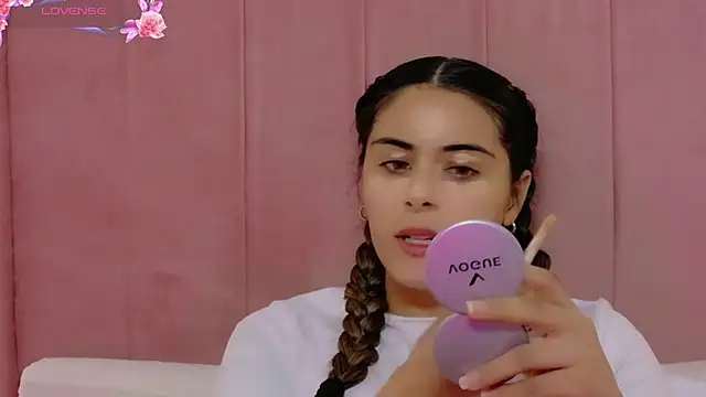 Snapshot of MoollyLove chatting on July 2026 12:09:01 PM MoollyLove online show from July 2026 12:09:01 PM