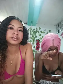 Snapshot of BelleKaty_ chatting on April 2026 05:21:02 PM BelleKaty online show from April 2026 05:21:02 PM