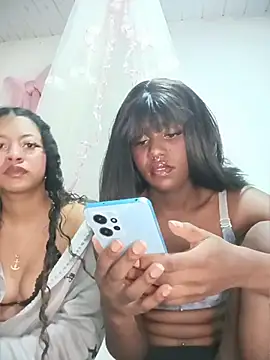 Snapshot of BelleKaty_ chatting on April 2026 08:25:02 PM BelleKaty online show from April 2026 08:25:02 PM