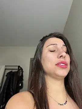 Carolzinhalux69 online show from July 2026 05:52:01 PM