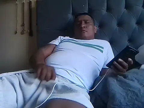 luis20212 online show from April 2026 09:42:02 PM