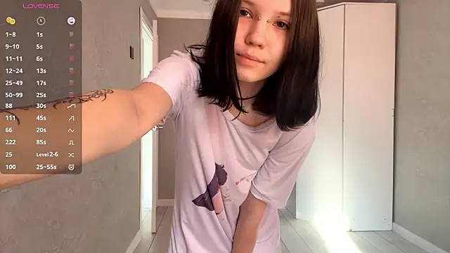 AmeliaMiotii online show from April 2026 10:12:02 AM