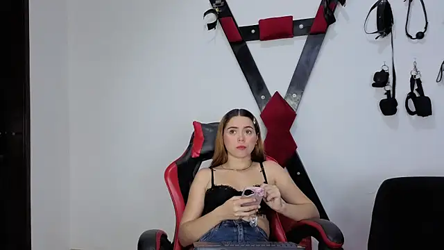 Snapshot of Hana_and_Zeta2026 chatting on April 2026 12:36:02 PM Hana and Zeta2026 online show from April 2026 12:36:02 PM