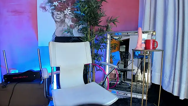 Snapshot of LexyNova_ chatting on April 2026 05:35:02 PM LexyNova online show from April 2026 05:35:02 PM