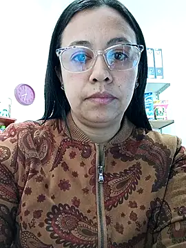 Snapshot of Violeta--7 chatting on April 2026 01:33:02 PM Violeta--7 online show from April 2026 01:33:02 PM