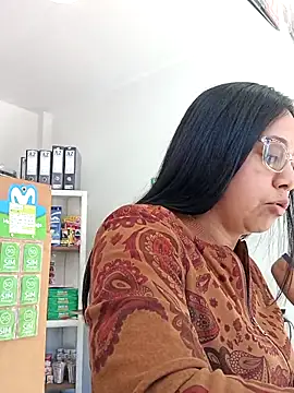 Snapshot of Violeta--7 chatting on April 2026 01:48:02 PM Violeta--7 online show from April 2026 01:48:02 PM