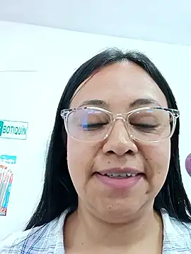 Snapshot of Violeta--7 chatting on April 2026 07:58:02 PM Violeta--7 online show from April 2026 07:58:02 PM