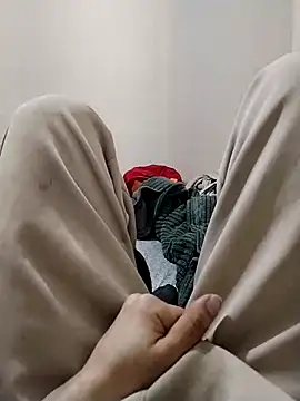 Snapshot of y2561 chatting on March 2026 11:21:02 PM y2561 online show from March 2026 11:21:02 PM