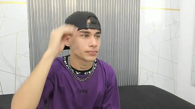 Snapshot of Kitsune_44 chatting on March 2026 07:25:01 PM Kitsune 44 online show from March 2026 07:25:01 PM