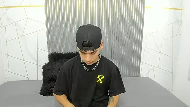 Snapshot of Kitsune_44 chatting on April 2026 07:22:02 PM Kitsune 44 online show from April 2026 07:22:02 PM