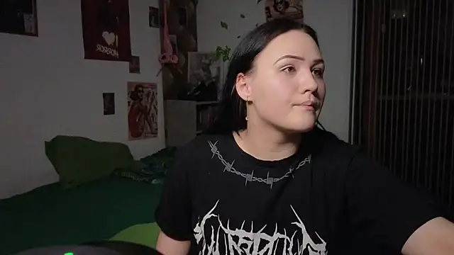 Snapshot of Tori_Sweet chatting on April 2026 02:06:02 PM Tori Sweet online show from April 2026 02:06:02 PM