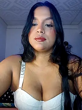 Snapshot of Kim_roussee chatting on April 2026 05:43:02 AM Kim roussee online show from April 2026 05:43:02 AM