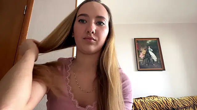 Snapshot of Liesenaniles chatting on March 2026 08:26:01 AM Liesenaniles online show from March 2026 08:26:01 AM