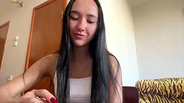 Snapshot of Liesenaniles chatting on April 2026 06:09:01 AM Liesenaniles online show from April 2026 06:09:01 AM