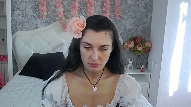 Snapshot of AriannaCruise chatting on April 2026 03:48:01 AM AriannaCruise online show from April 2026 03:48:01 AM