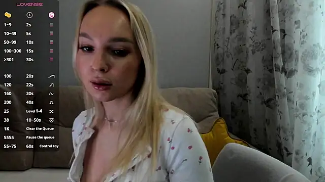 Snapshot of MelodyIllves chatting on March 2026 10:27:02 AM MelodyIllves online show from March 2026 10:27:02 AM