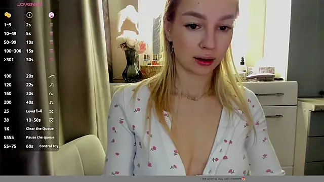 Snapshot of MelodyIllves chatting on April 2026 04:44:02 AM MelodyIllves online show from April 2026 04:44:02 AM