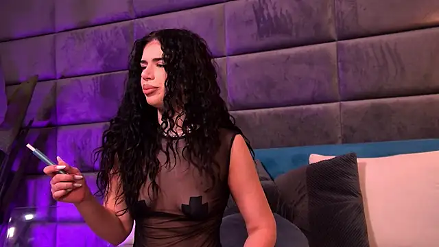 Snapshot of CatalynaVega chatting on April 2026 01:39:01 PM CatalynaVega online show from April 2026 01:39:01 PM