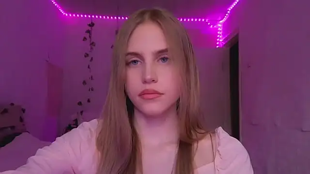 EveCoutch online show from April 2026 01:16:01 PM