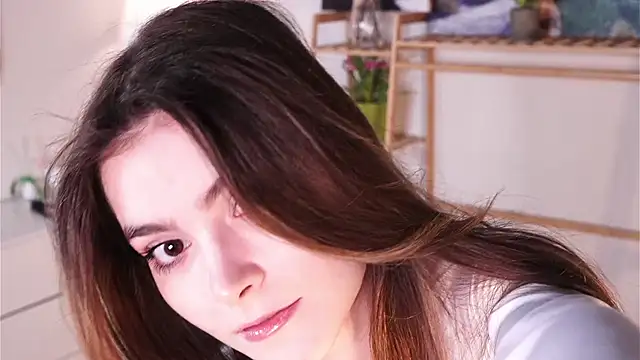 CherlyGuss online show from April 2026 03:38:01 AM