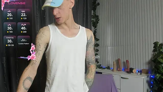 Snapshot of James2Inked chatting on June 2026 06:14:01 AM James2Inked online show from June 2026 06:14:01 AM