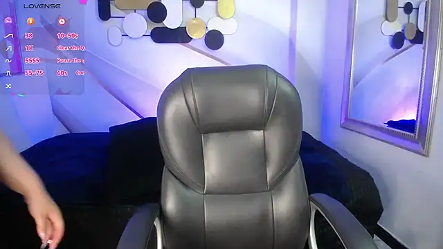 Snapshot of Pandora_mask chatting on April 2026 07:19:01 PM Pandora mask online show from April 2026 07:19:01 PM