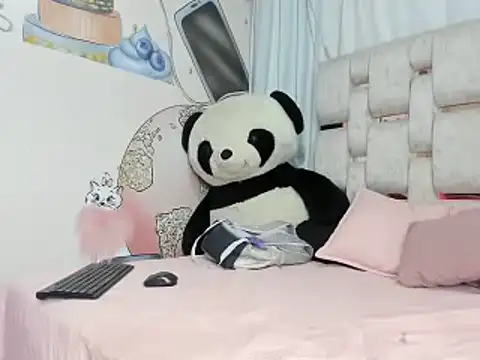 SHOFIA BUENO online show from April 2026 12:43:01 PM