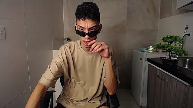 Snapshot of Zamaelprime_ chatting on April 2026 06:19:01 AM Zamaelprime online show from April 2026 06:19:01 AM