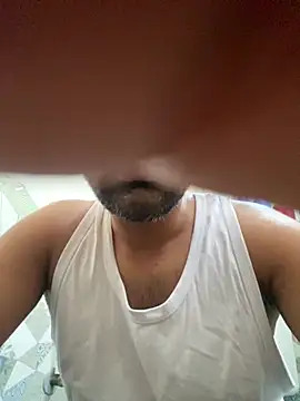 Snapshot of 9inchesHire chatting on April 2026 01:17:02 AM 9inchesHire online show from April 2026 01:17:02 AM