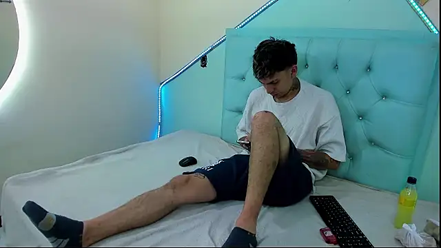 Snapshot of Max_sstteel chatting on April 2026 12:58:02 PM Max sstteel online show from April 2026 12:58:02 PM