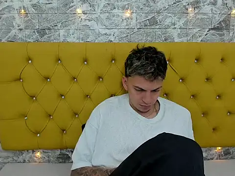 Snapshot of Max_sstteel chatting on April 2026 01:27:02 PM Max sstteel online show from April 2026 01:27:02 PM