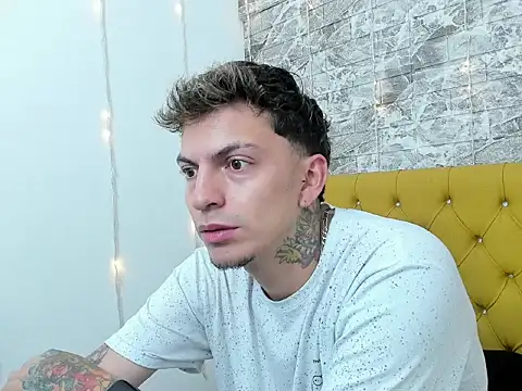 Snapshot of Max_sstteel chatting on April 2026 01:16:02 PM Max sstteel online show from April 2026 01:16:02 PM