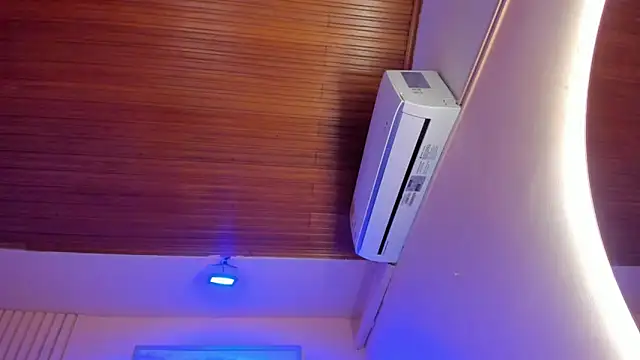 Snapshot of izumi_mei chatting on April 2026 11:58:01 AM izumi mei online show from April 2026 11:58:01 AM