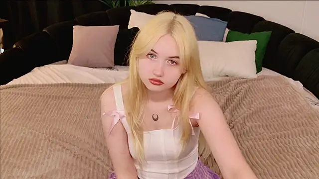 Lilly Eyes online show from May 2026 02:02:02 PM
