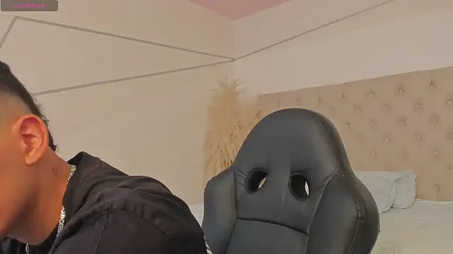 Snapshot of DrakoStone chatting on April 2026 08:53:02 PM DrakoStone online show from April 2026 08:53:02 PM