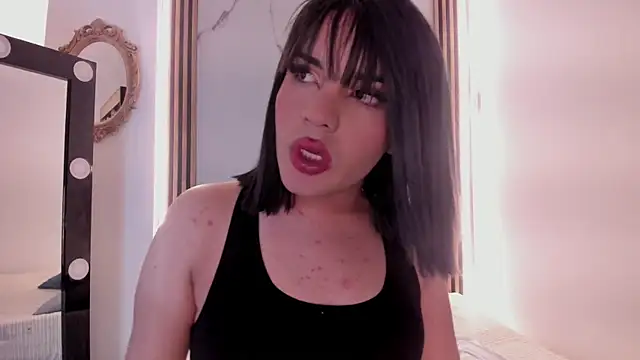 Snapshot of GlossyBratz chatting on April 2026 08:09:02 PM GlossyBratz online show from April 2026 08:09:02 PM