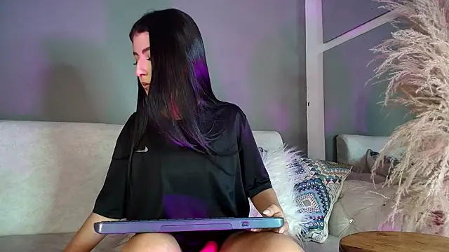 Zoee 8 online show from July 2026 11:33:01 PM