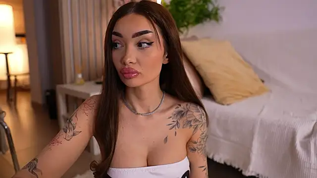 Snapshot of SashaFererra chatting on April 2026 06:35:01 PM SashaFererra online show from April 2026 06:35:01 PM