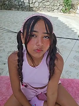 Pretty karol online show from May 2026 01:48:02 PM