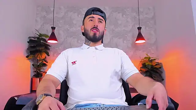 Snapshot of martin_foster_ chatting on April 2026 04:10:02 AM martin foster online show from April 2026 04:10:02 AM