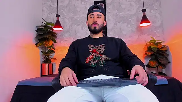 Snapshot of martin_foster_ chatting on April 2026 04:10:02 AM martin foster online show from April 2026 04:10:02 AM