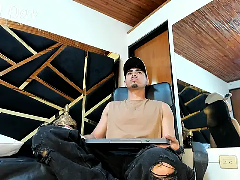 Snapshot of LucaColmal chatting on April 2026 03:37:02 AM LucaColmal online show from April 2026 03:37:02 AM