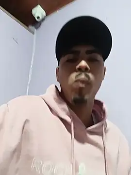 Snapshot of LucaColmal chatting on April 2026 02:11:02 AM LucaColmal online show from April 2026 02:11:02 AM