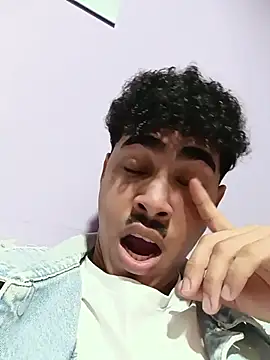 Snapshot of LucaColmal chatting on April 2026 02:11:02 AM LucaColmal online show from April 2026 02:11:02 AM