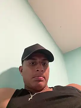 ianruiz02 online show from April 2026 07:49:01 PM