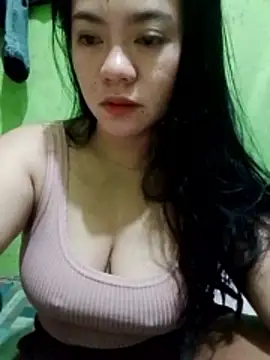 Snapshot of sweety_honey27 chatting on April 2026 06:43:01 PM sweety honey27 online show from April 2026 06:43:01 PM